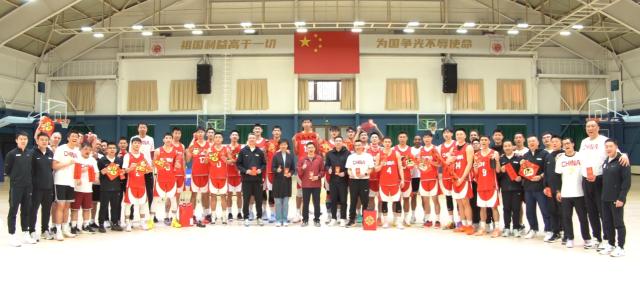 dota2直播-中国男篮14人出征日本!赵继伟回归,徐杰小曾落选